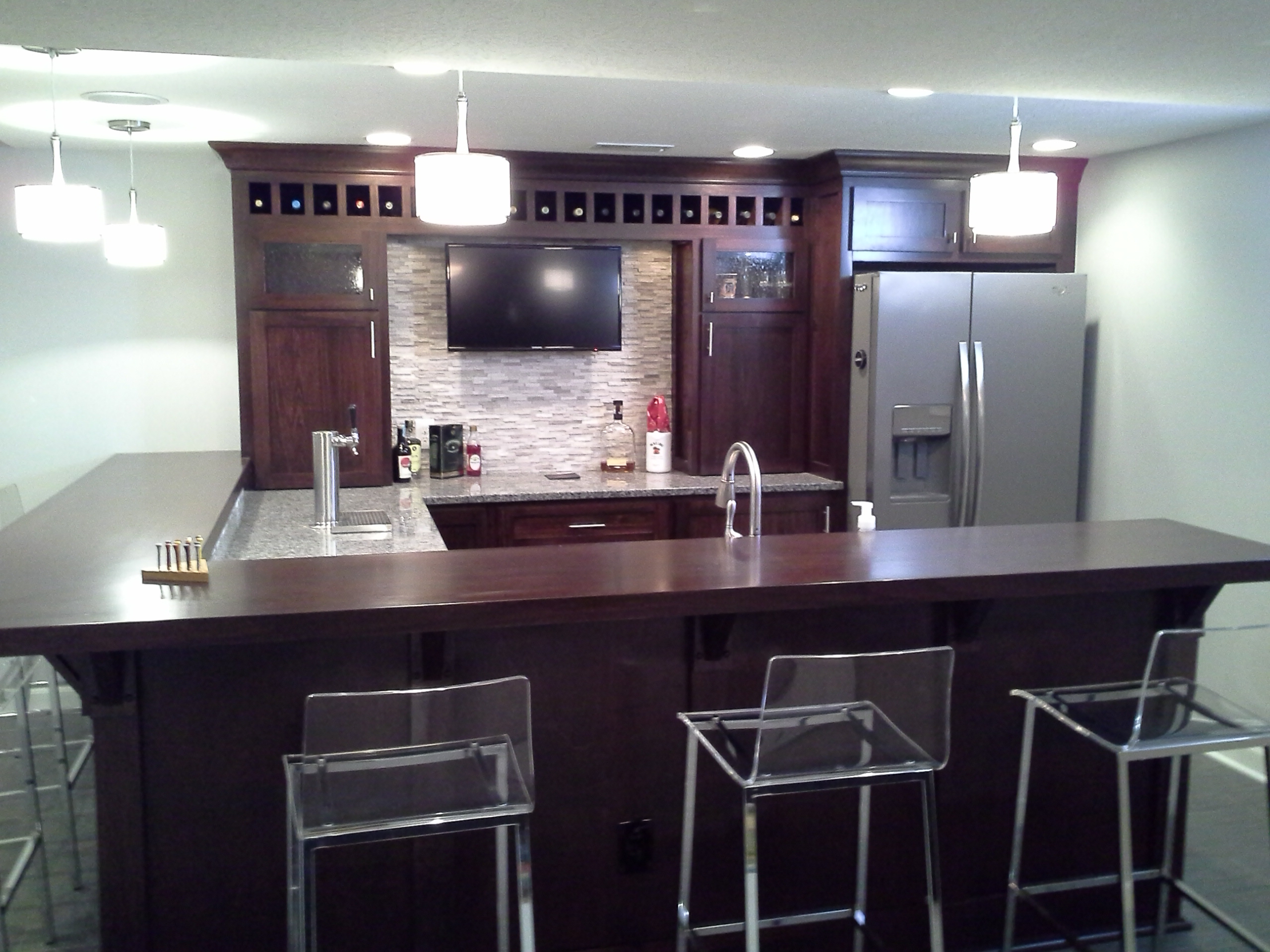 Beautiful finished bar in basement remodeling columbus ohio