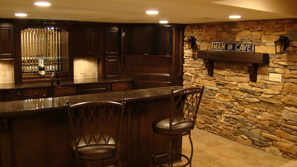 Wet bar in finished basement Lewis Center Ohio